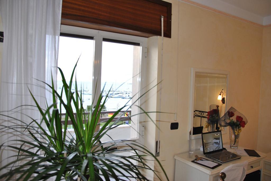Mediterraneo Hotel 3*